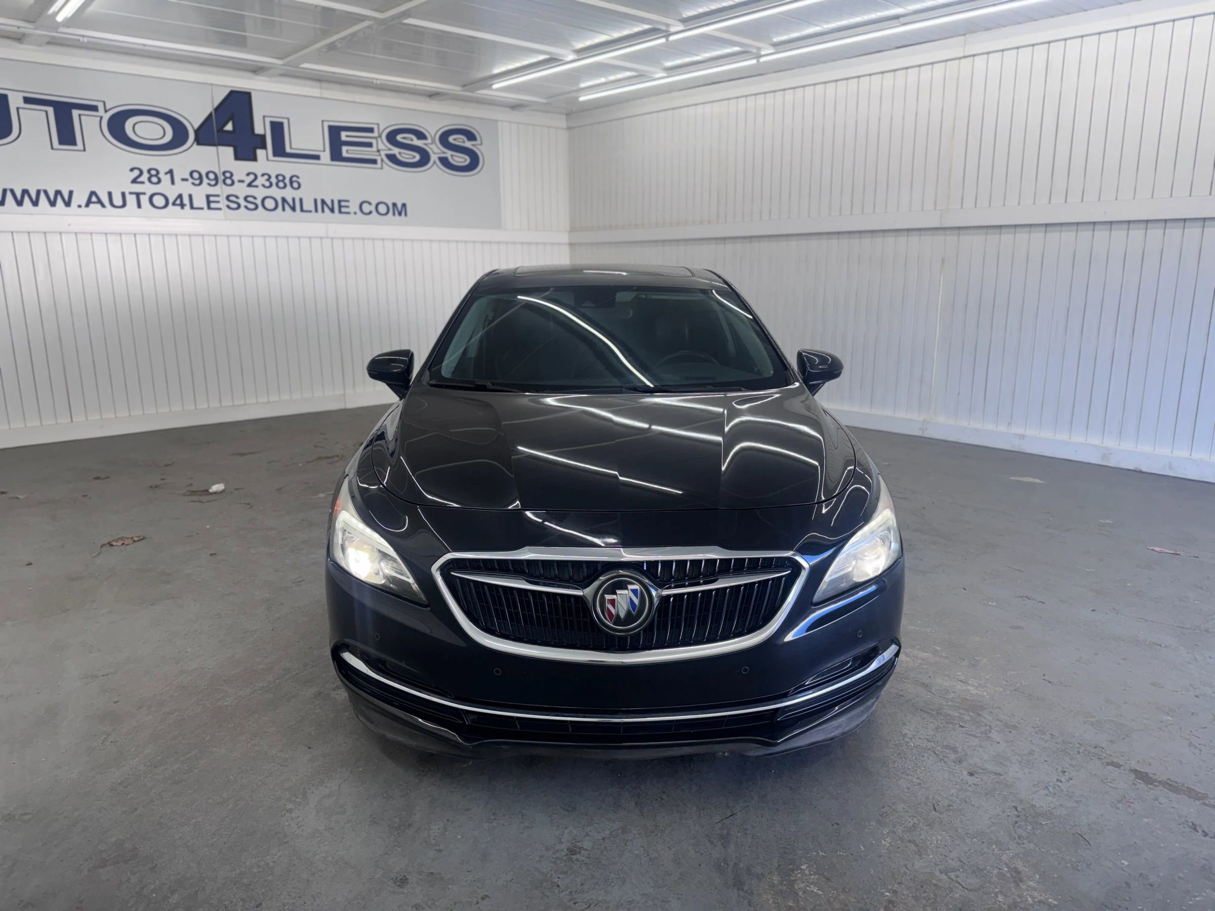 Used 2017 Buick Regal Premium w/ Driver Confidence Package #2 image 2