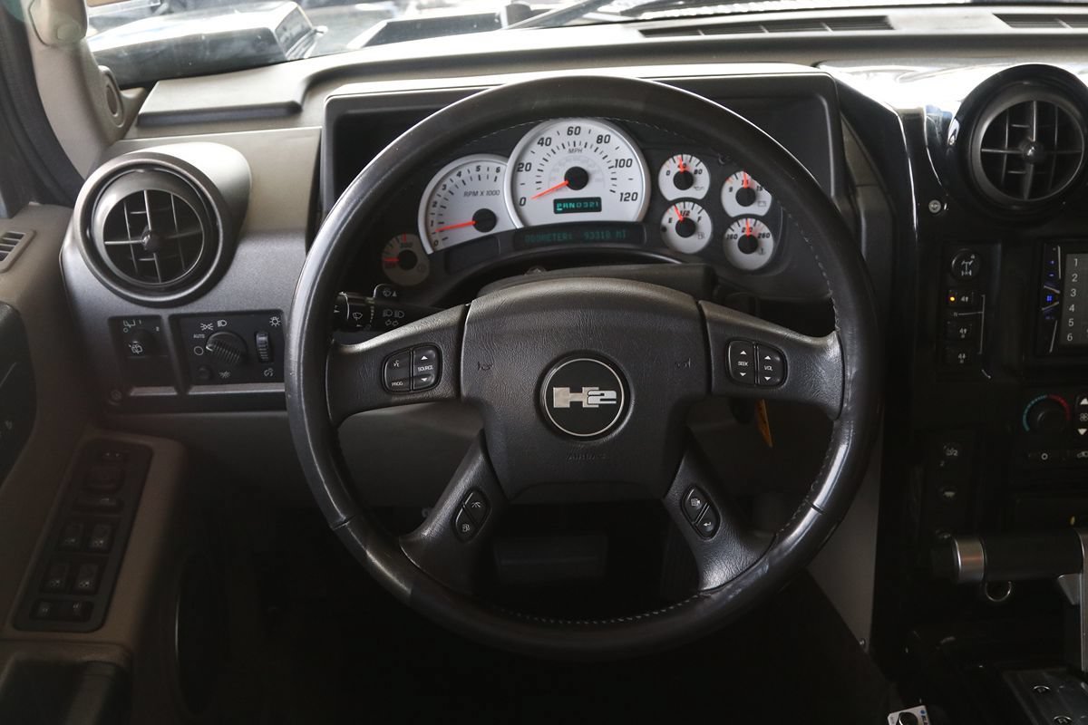 Used 2004 HUMMER H2 w/ Preferred Equipment Group AWD/4WD image 20