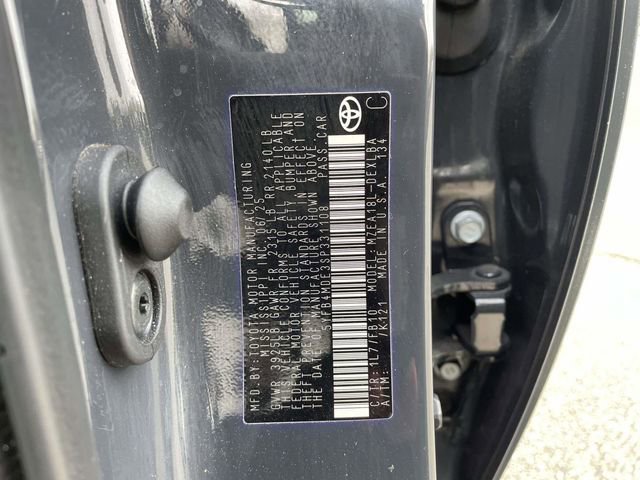 Used 2025 Toyota Corolla LE image 32