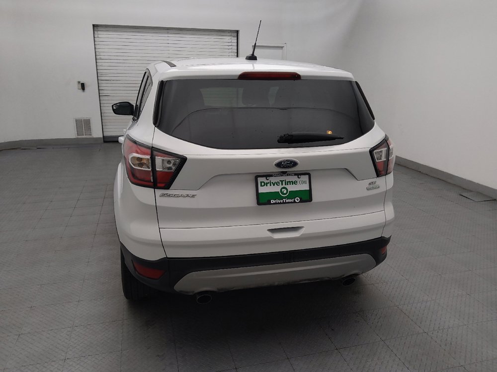 Used 2017 Ford Escape SE FWD image 6