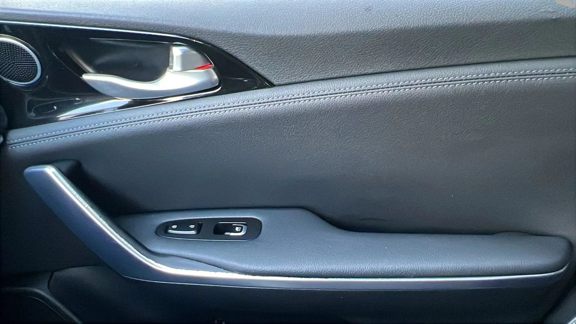 Used 2018 Kia Stinger RWD image 45