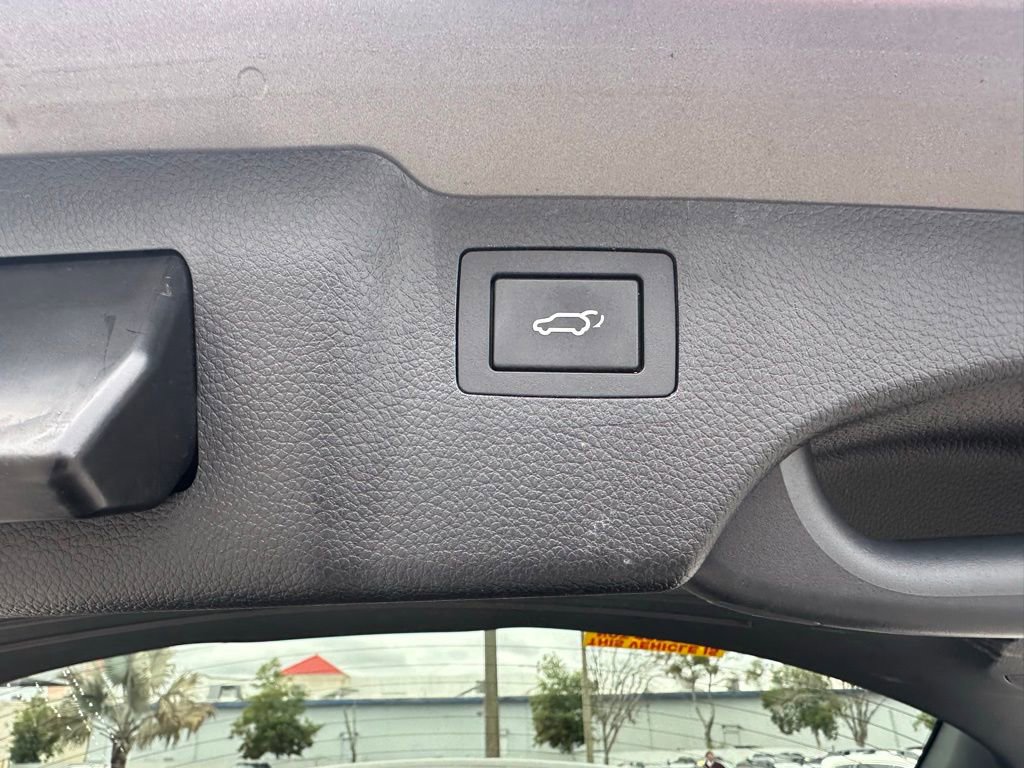 Used 2017 Hyundai Santa Fe Sport image 8