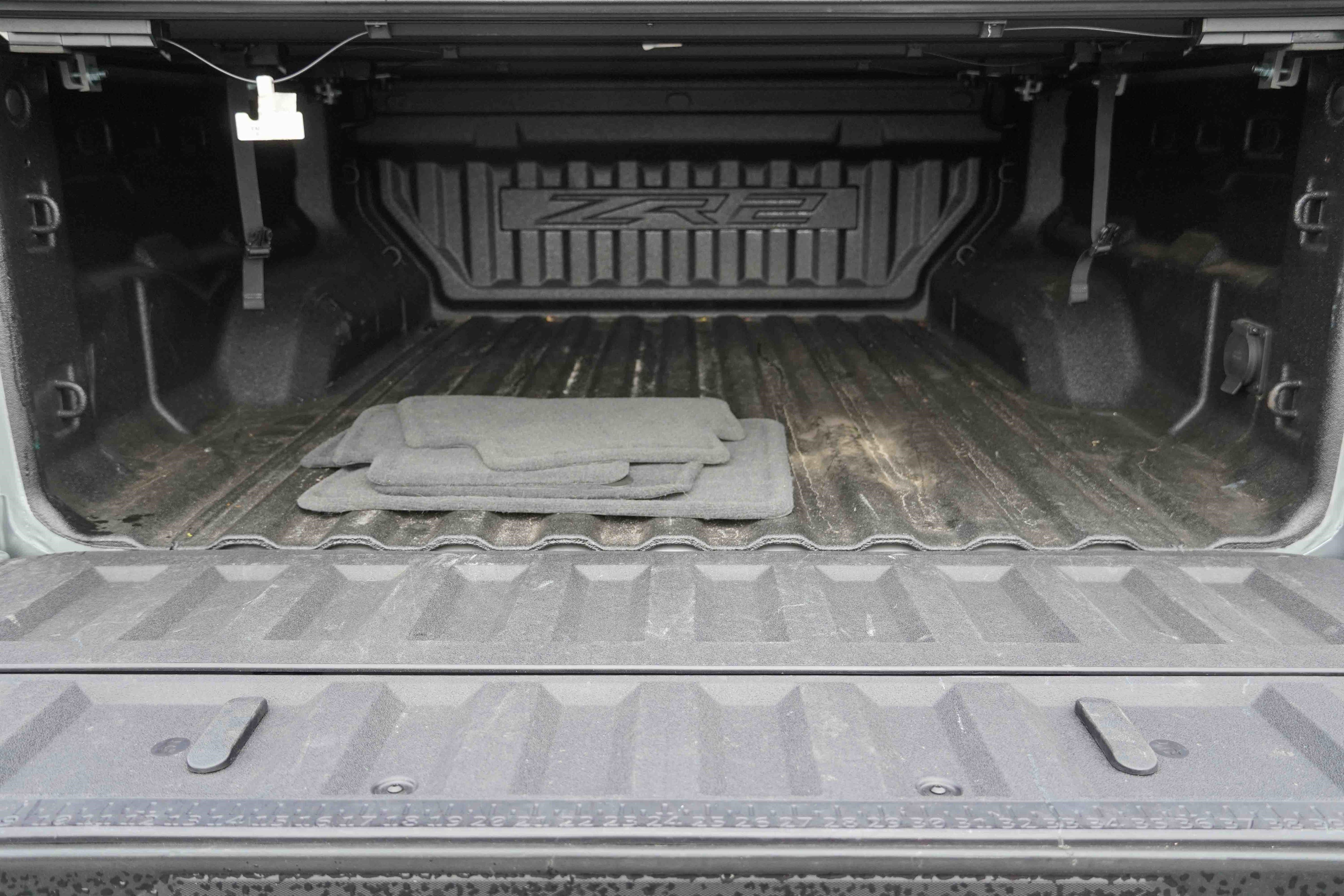 Used 2023 Chevrolet Colorado ZR2 w/ ZR2 Convenience Package III image 37