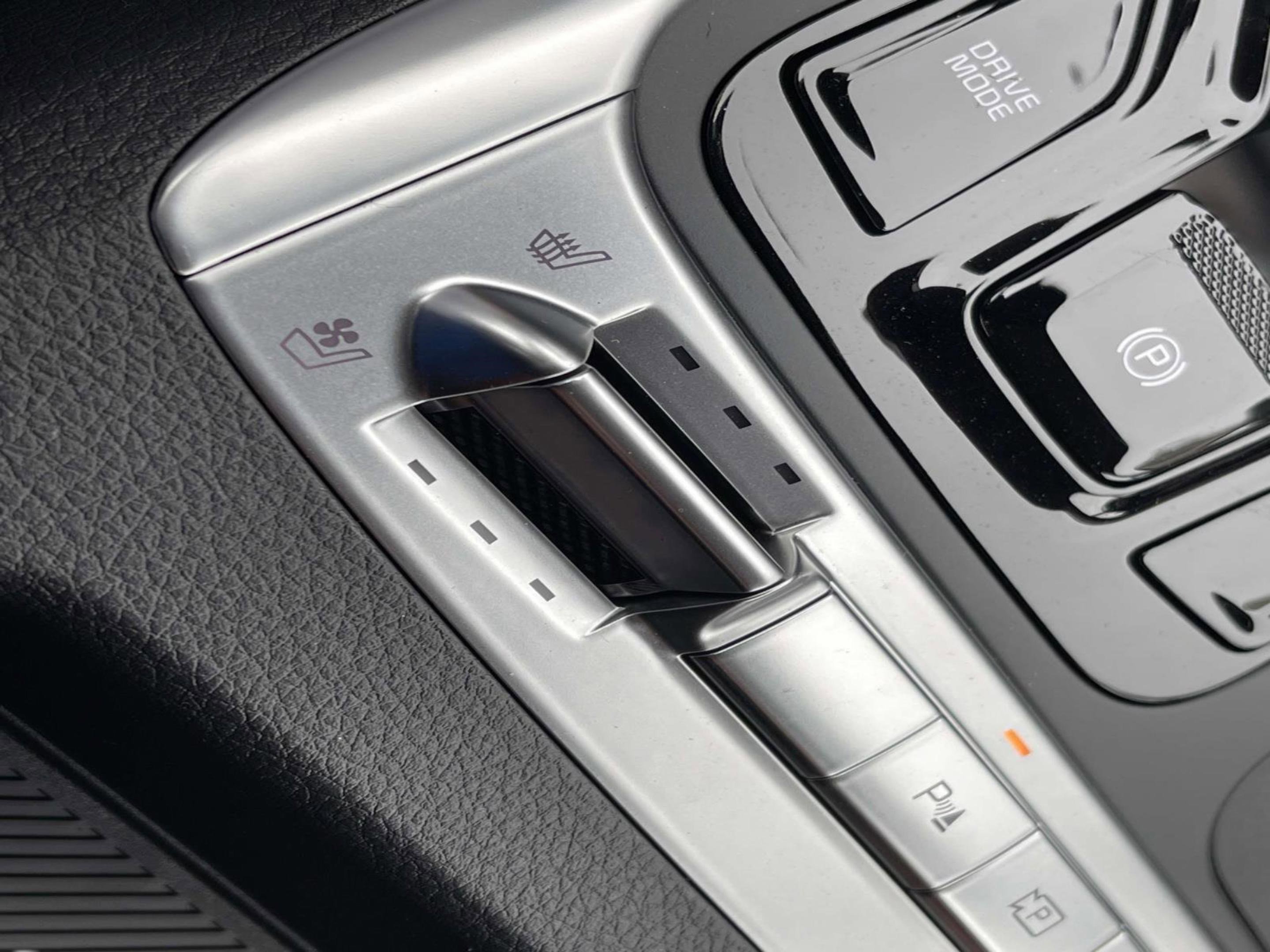 New 2026 Kia Carnival SX w/ SX Dark Edition Package image 33