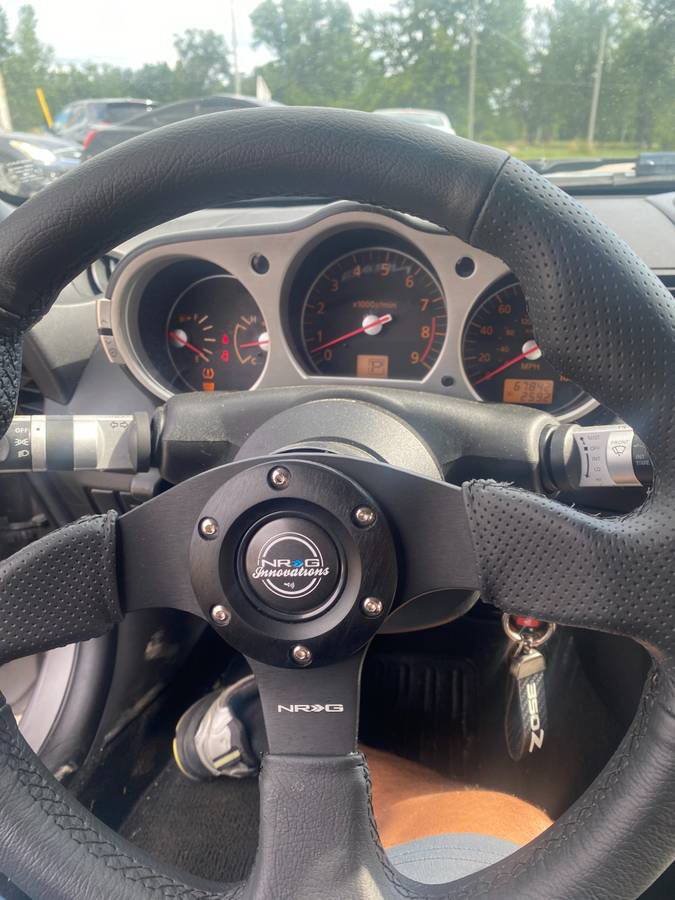 Used 2007 Nissan 350Z Touring w/ Cargo Convenience Pkg RWD image 3
