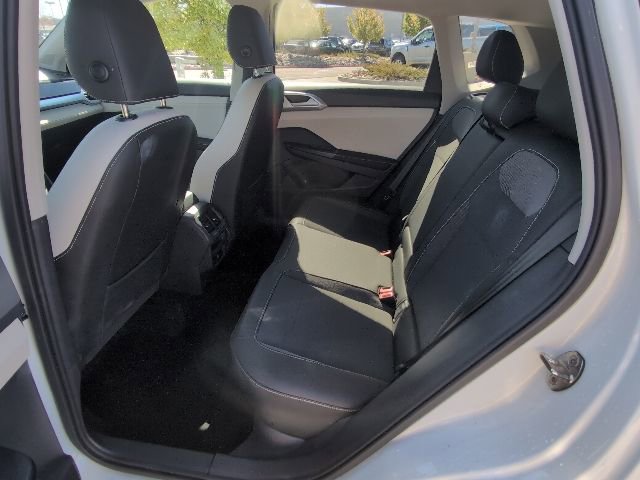 Used 2025 Volkswagen Taos SE AWD/4WD image 29