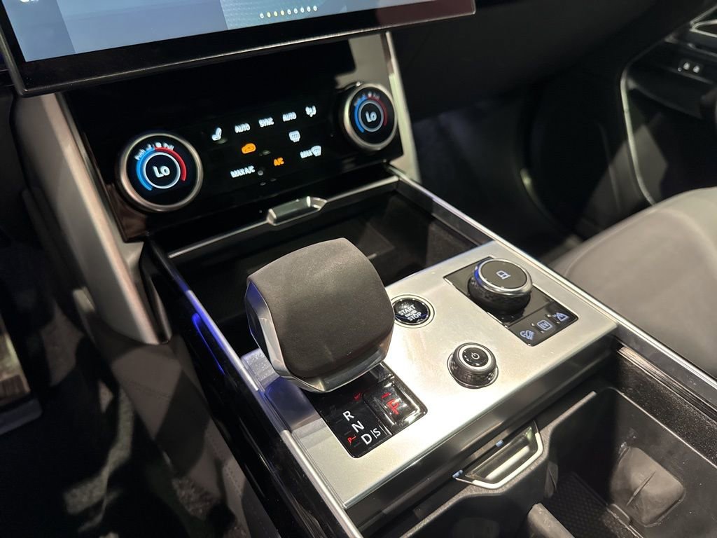 Used 2023 Land Rover Range Rover SE image 15