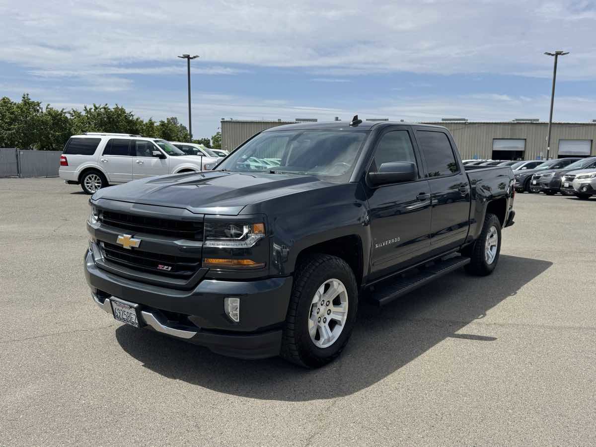 Used 2018 Chevrolet Silverado 1500 LT w/ All Star Edition AWD/4WD image 5