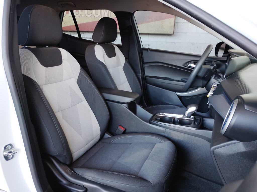 Used 2024 Chevrolet Trax LS FWD image 16