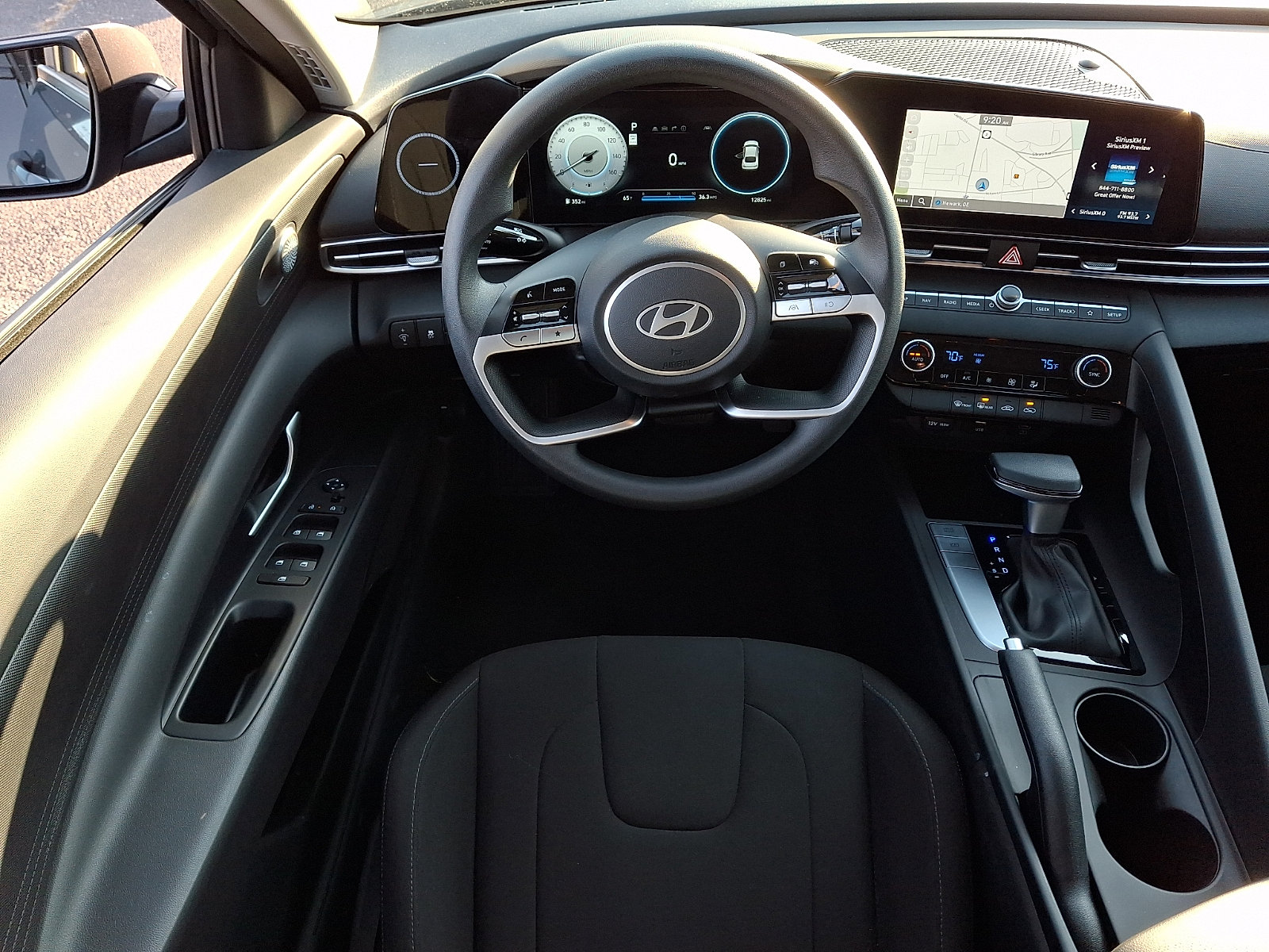 Certified 2024 Hyundai Elantra SEL FWD image 11