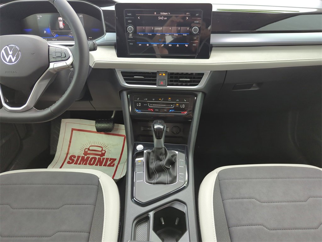 Used 2025 Volkswagen Taos SE image 26