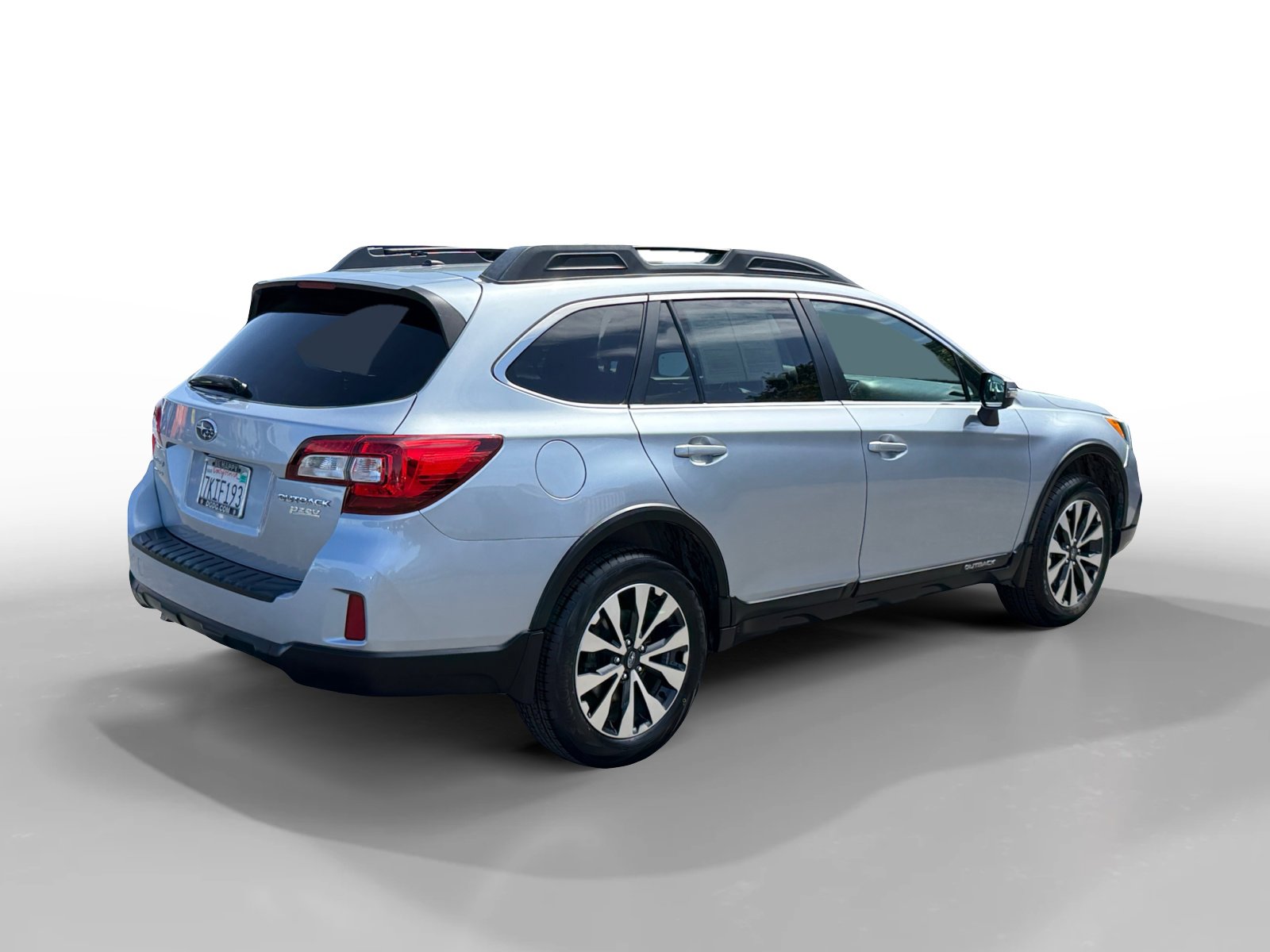 Used 2015 Subaru Outback 2.5i Limited AWD/4WD image 5