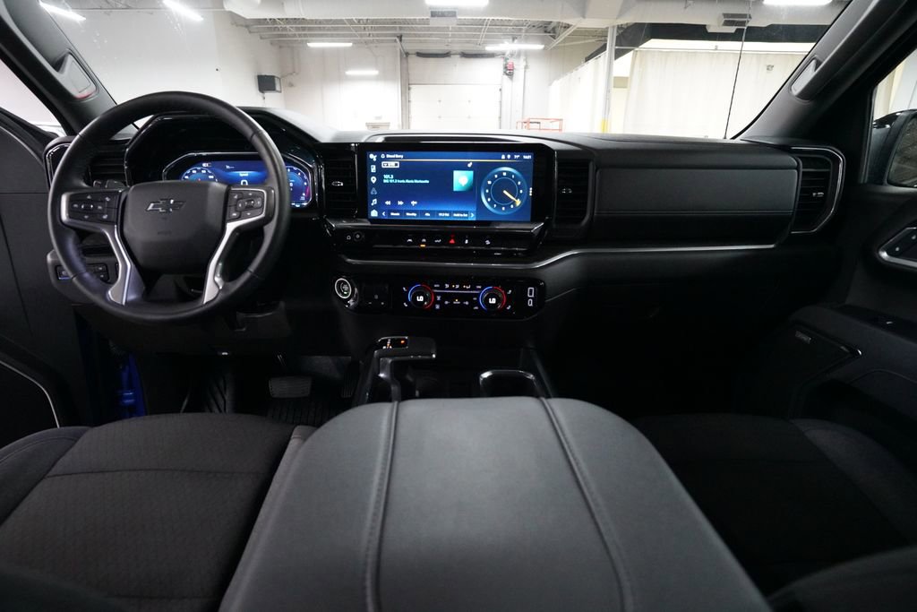 Certified 2025 Chevrolet Silverado 1500 RST image 5