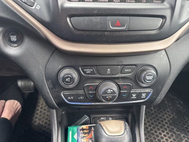 Used 2017 Jeep Cherokee Limited FWD image 14
