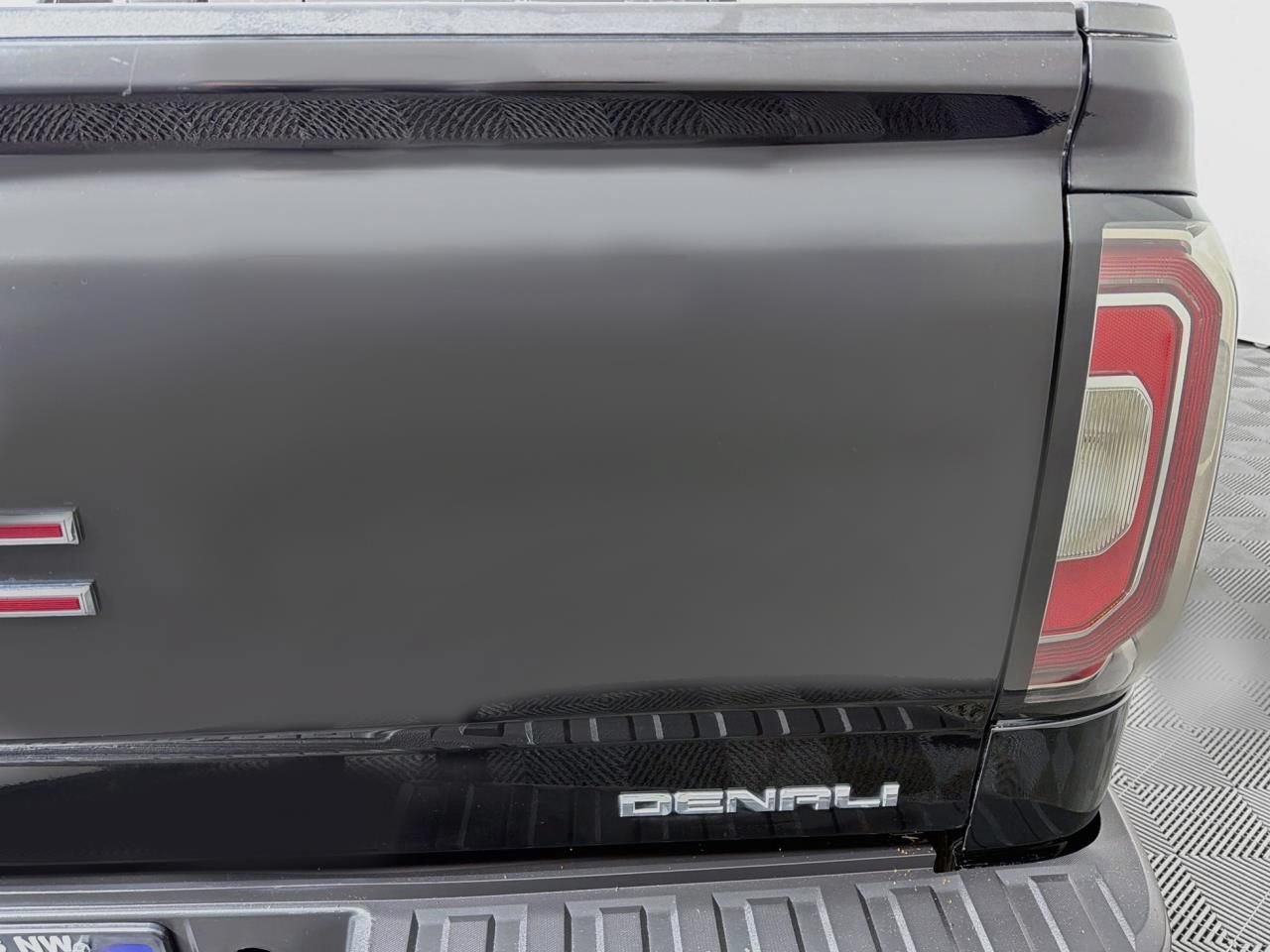 Used 2017 GMC Sierra 1500 Denali AWD/4WD image 25
