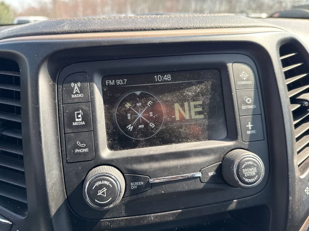 Used 2017 Jeep Cherokee Sport image 18