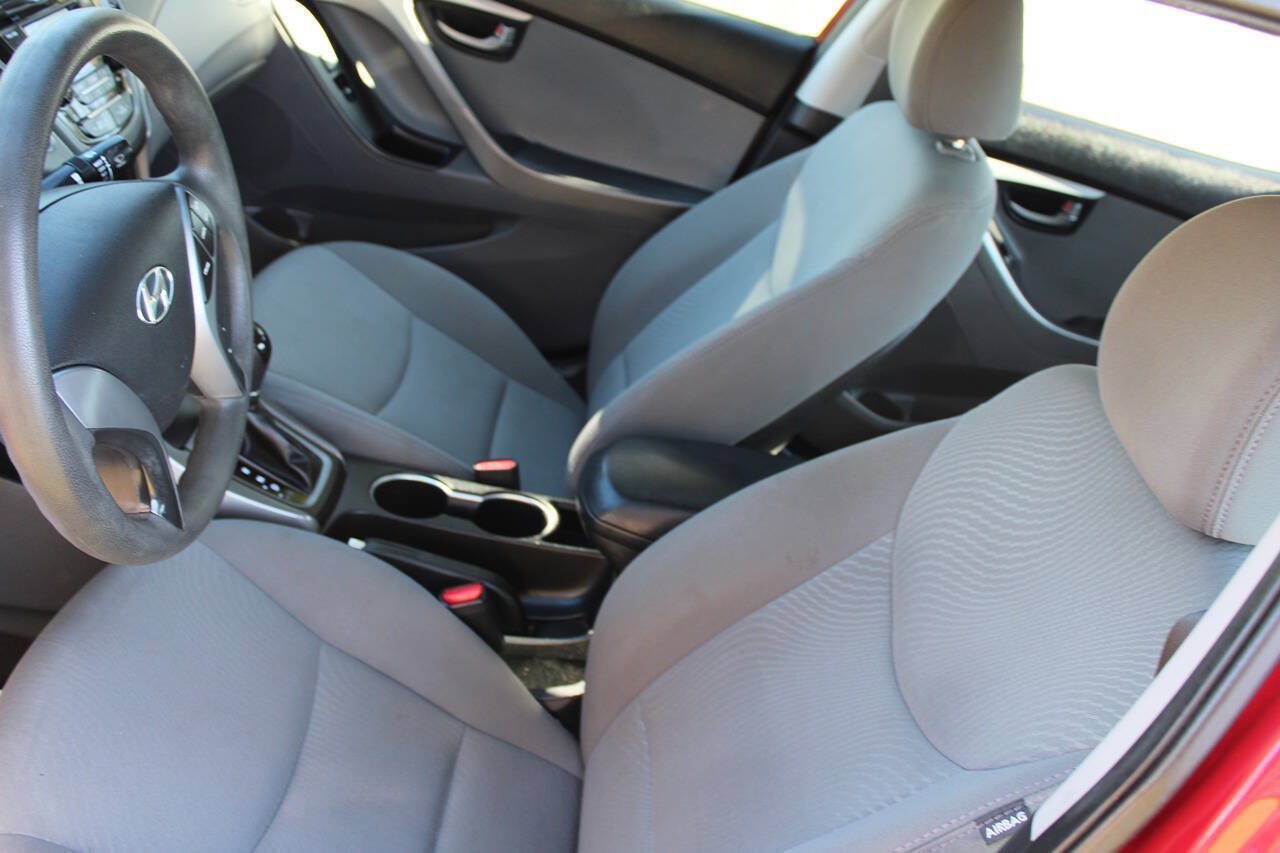 Used 2015 Hyundai Elantra SE FWD image 18