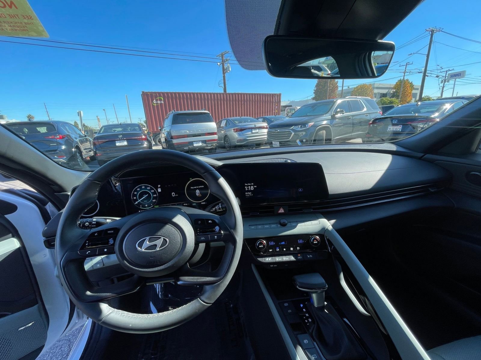 Used 2025 Hyundai Elantra Limited image 33