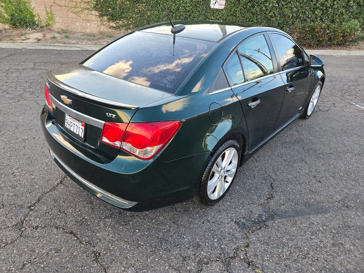 Used 2015 Chevrolet Cruze LTZ w/ Sun, Sound and Sport Package FWD image 13