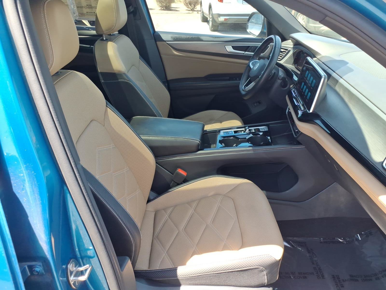 Certified 2024 Volkswagen Atlas Cross Sport SE w/ Panoramic Sunroof Package AWD/4WD image 13