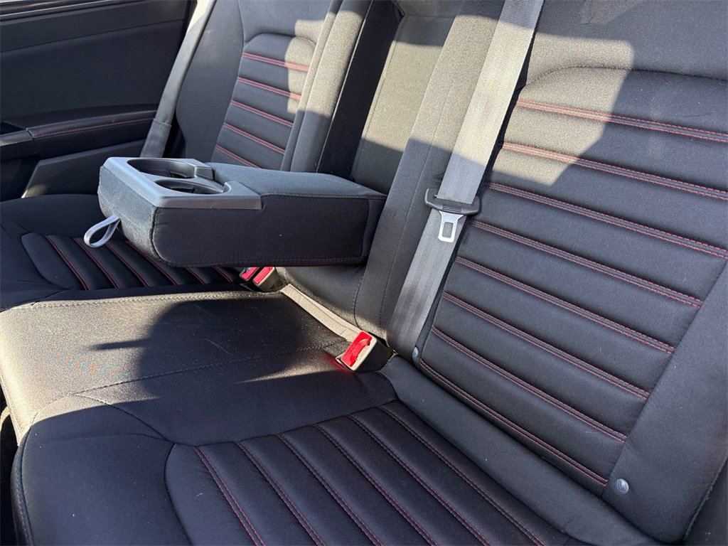 Used 2015 Ford Fusion SE w/ Equipment Group 201A image 14