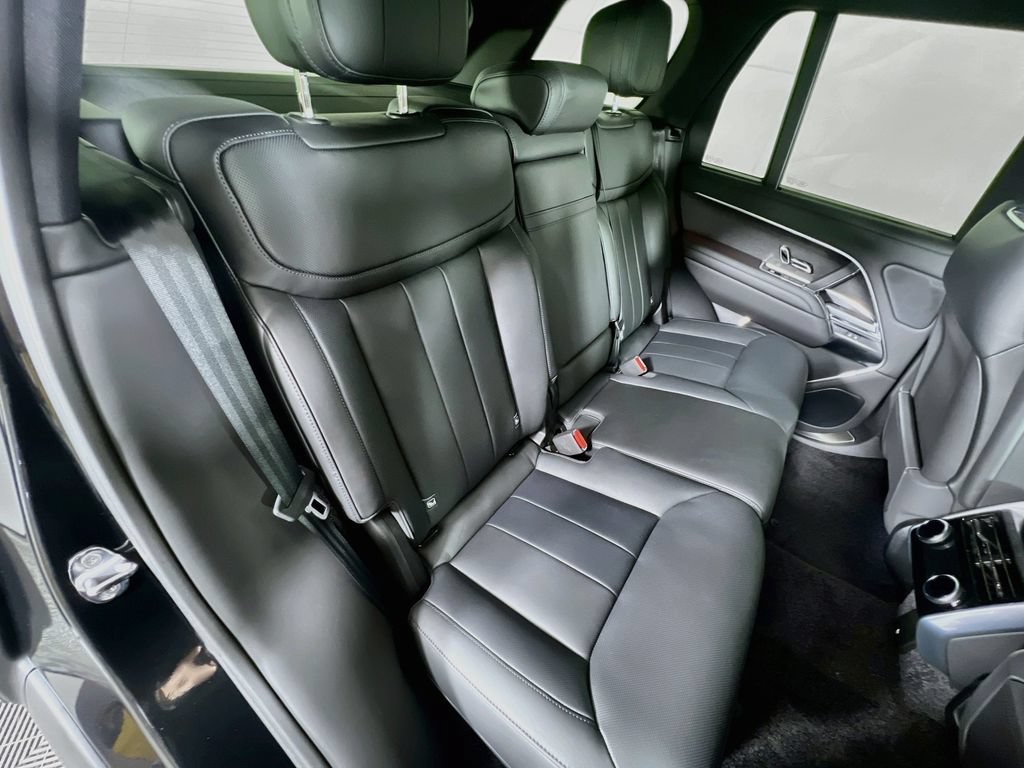Used 2025 Land Rover Range Rover SE AWD/4WD image 29