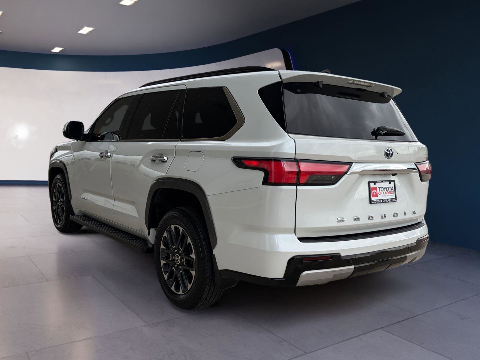Used 2023 Toyota Sequoia Limited image 3