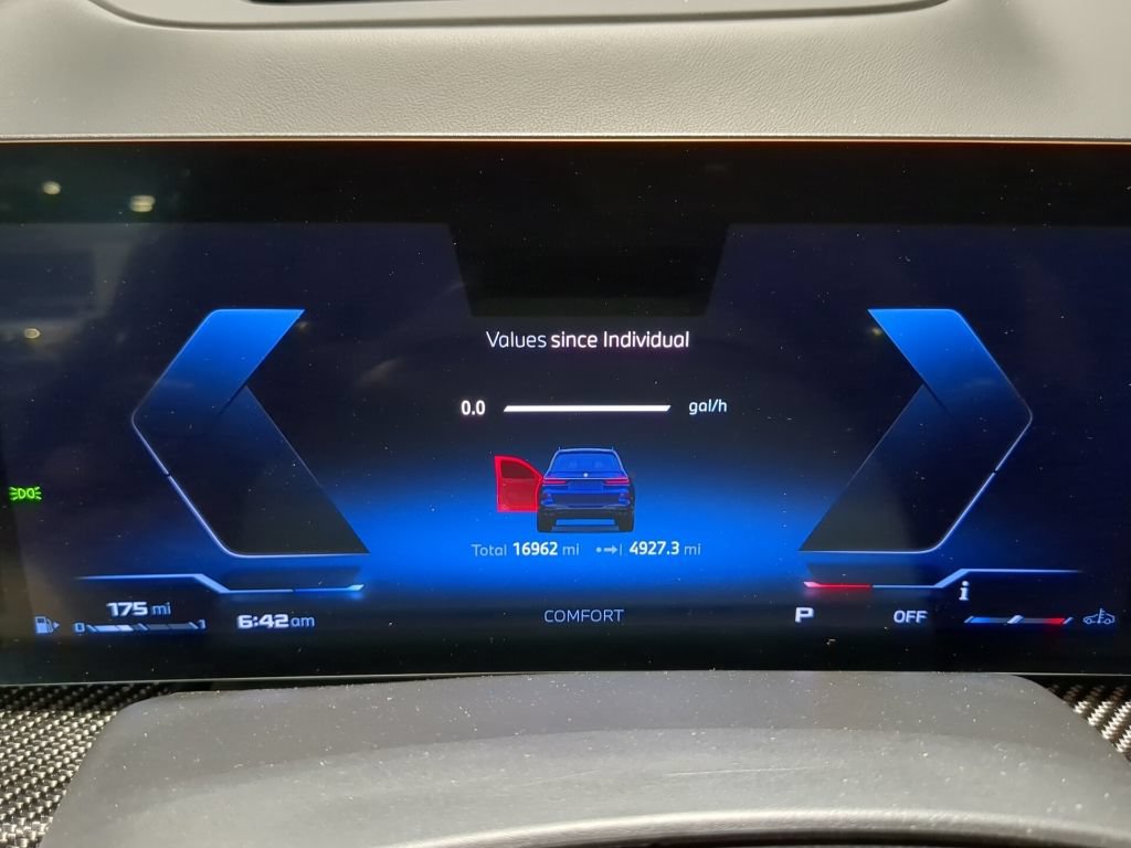 Certified 2025 BMW X7 M60i AWD/4WD image 21