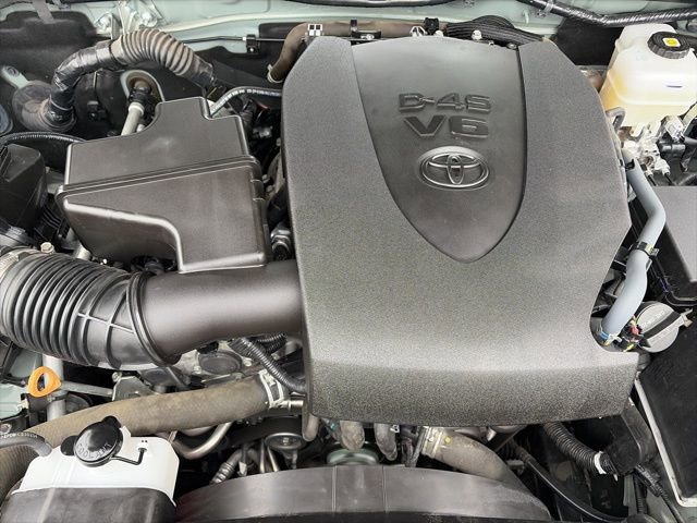 Used 2023 Toyota Tacoma TRD Off-Road w/ TRD Premium Off Road Package image 35