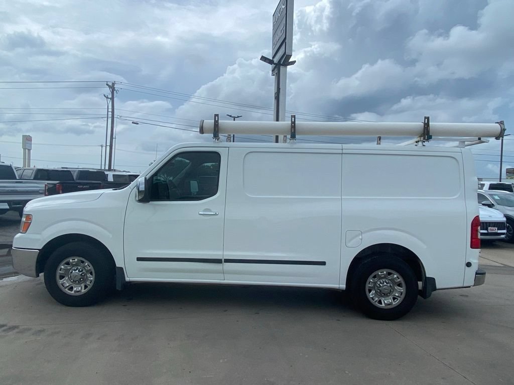 Used 2018 Nissan NV 3500 SL w/ Navigation Package RWD image 2