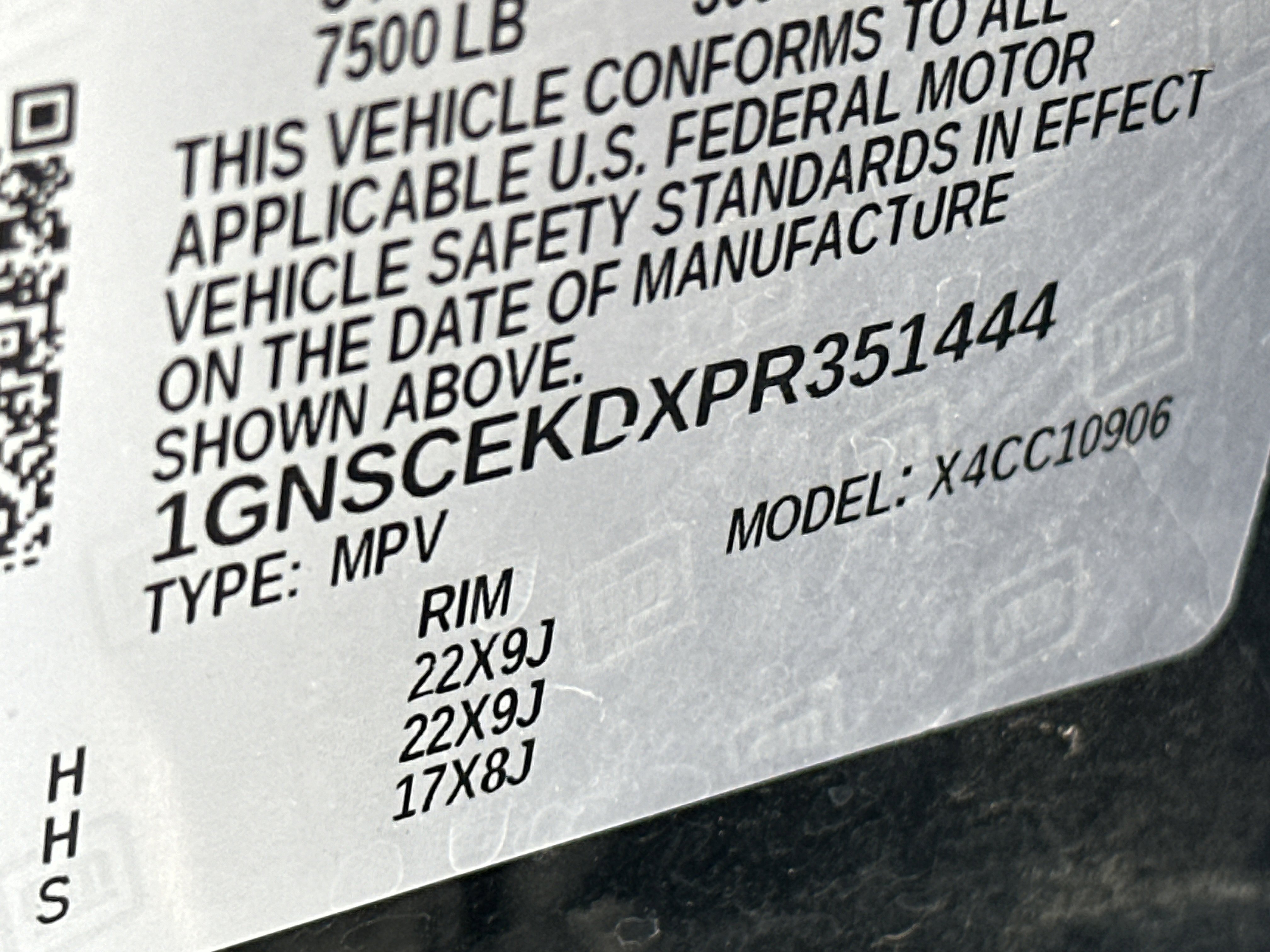 Used 2023 Chevrolet Suburban RST RWD image 33