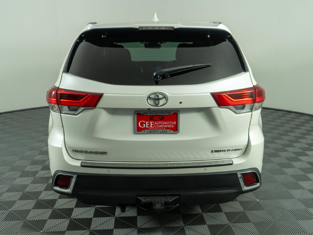 Used 2019 Toyota Highlander Limited Platinum AWD/4WD image 5