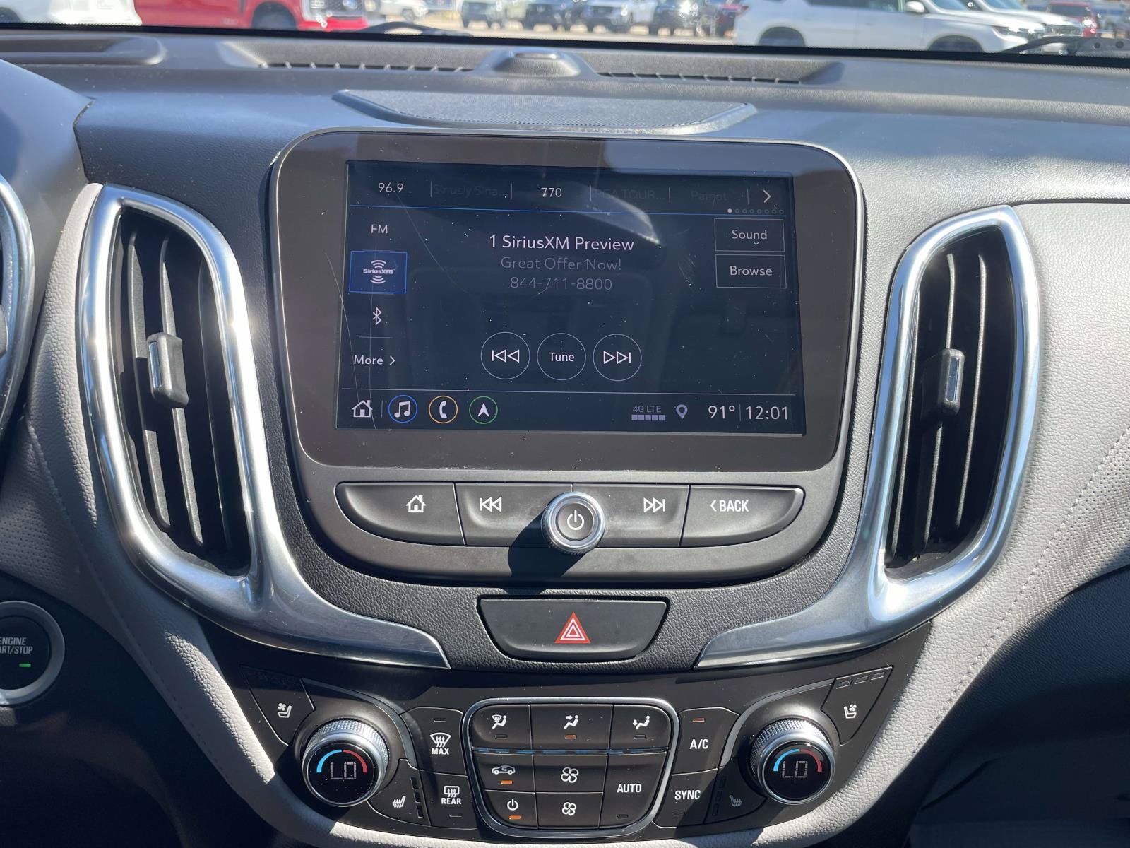 Used 2019 Chevrolet Equinox Premier FWD image 17