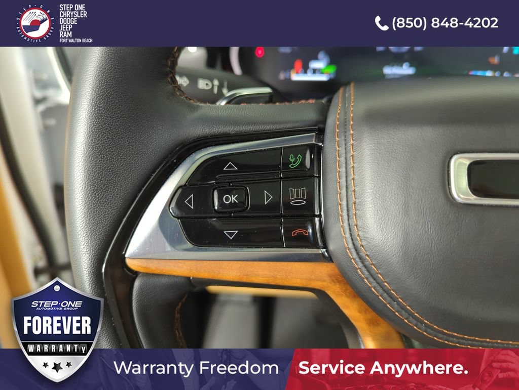 Used 2023 Jeep Grand Cherokee Summit AWD/4WD image 21
