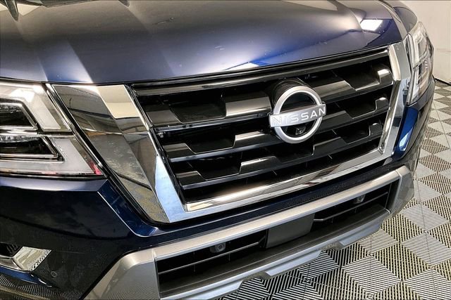 Used 2024 Nissan Armada SL w/ Captain's Chairs Package image 31