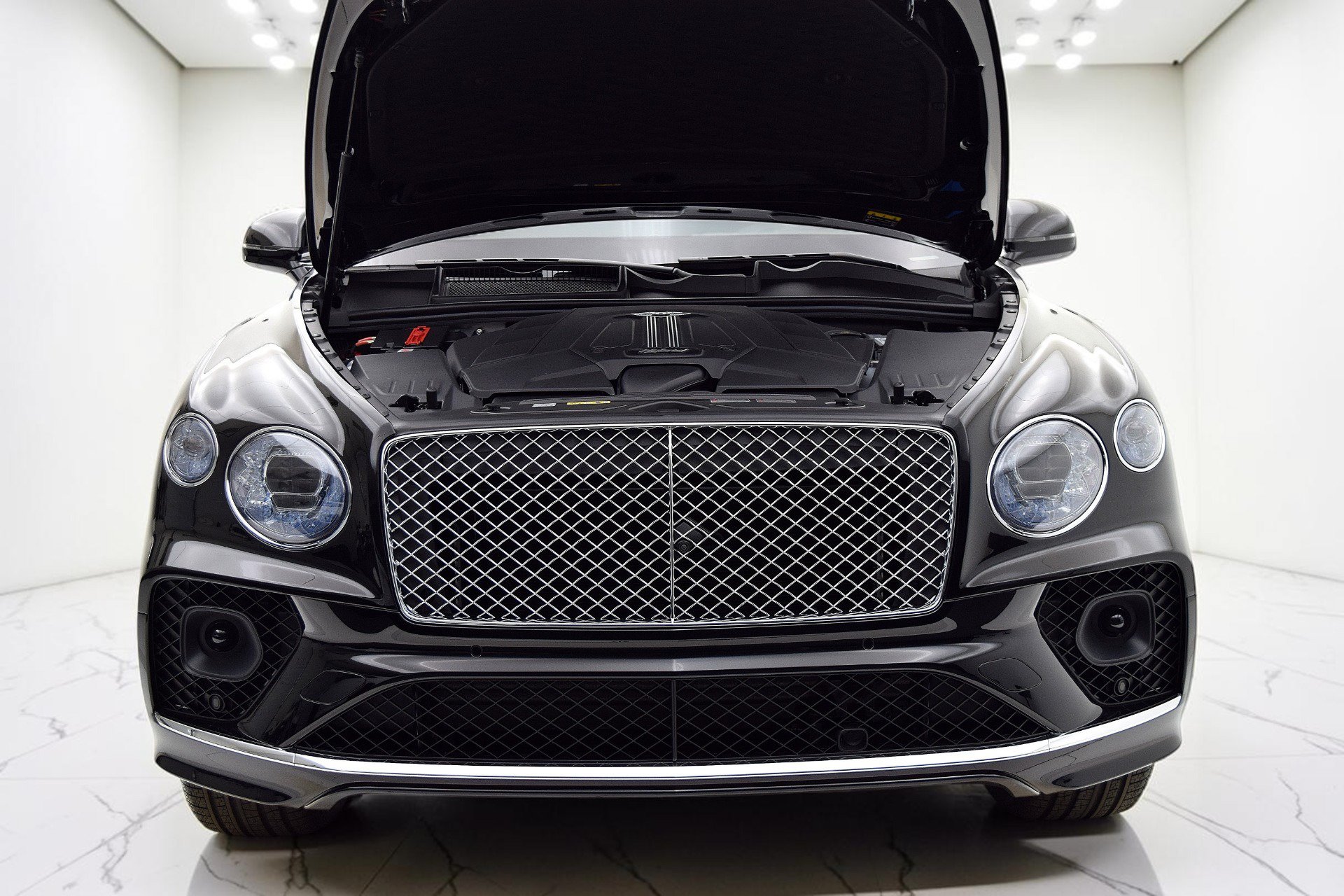 Certified 2021 Bentley Bentayga Plug-In Hybrid AWD/4WD image 12