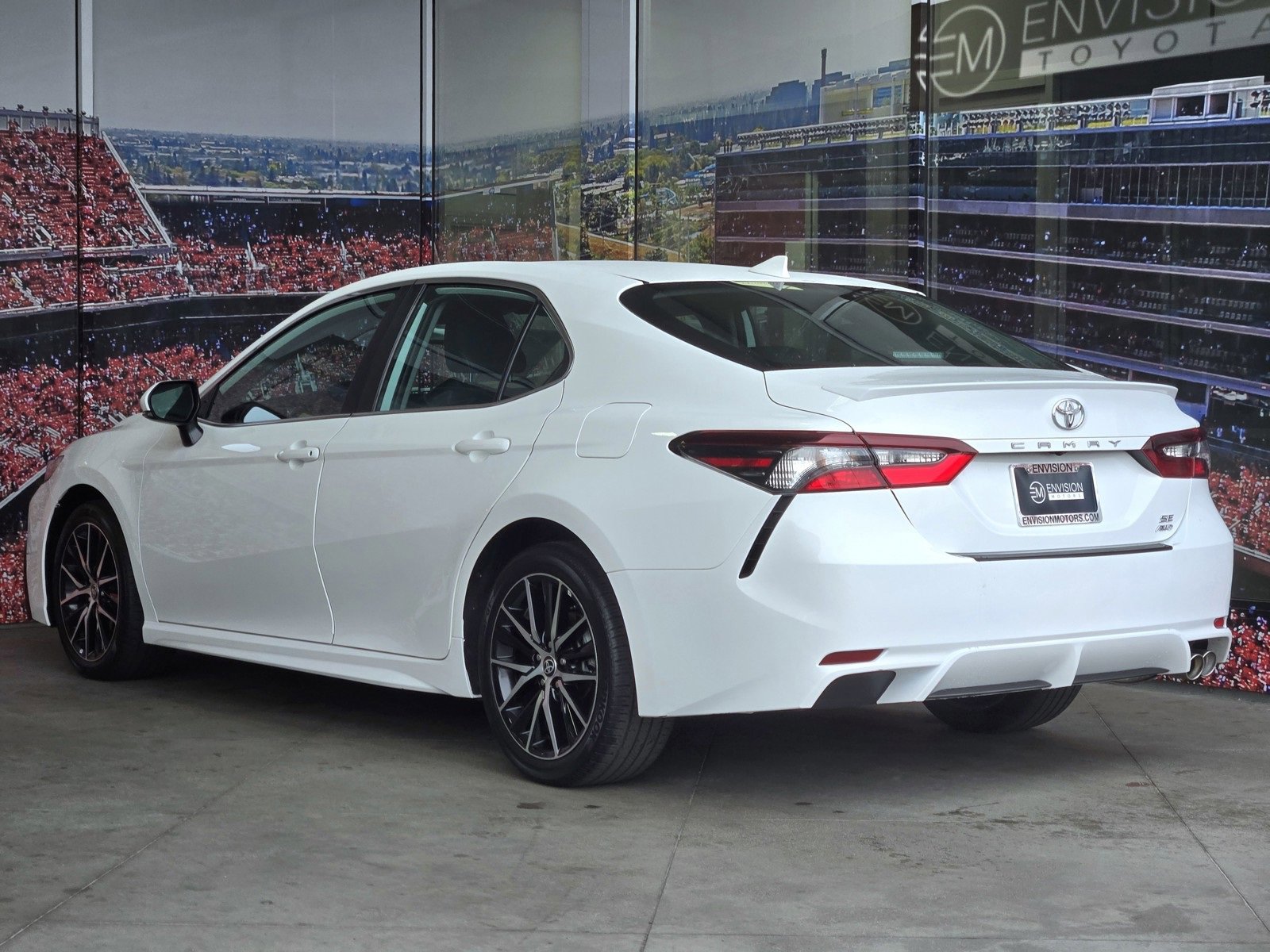 Certified 2021 Toyota Camry SE image 6