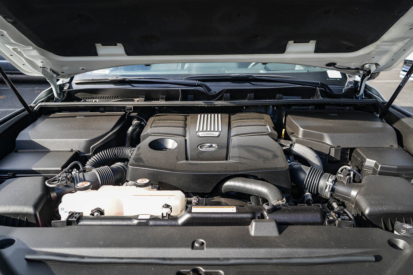 Used 2024 Lexus LX 600 F Sport image 27