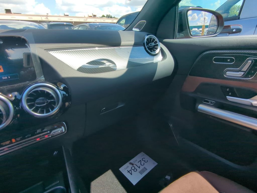Certified 2025 Mercedes-Benz GLA 35 AMG 4MATIC image 4