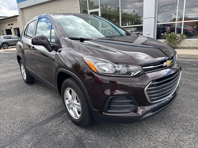 Used 2022 Chevrolet Trax LS w/ Tint and Cruise Package AWD/4WD image 1