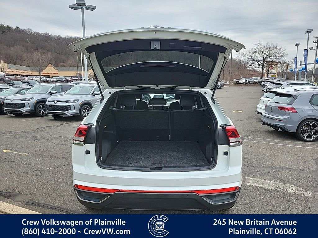 Certified 2022 Volkswagen Atlas Cross Sport SE w/ Panoramic Sunroof Package image 55