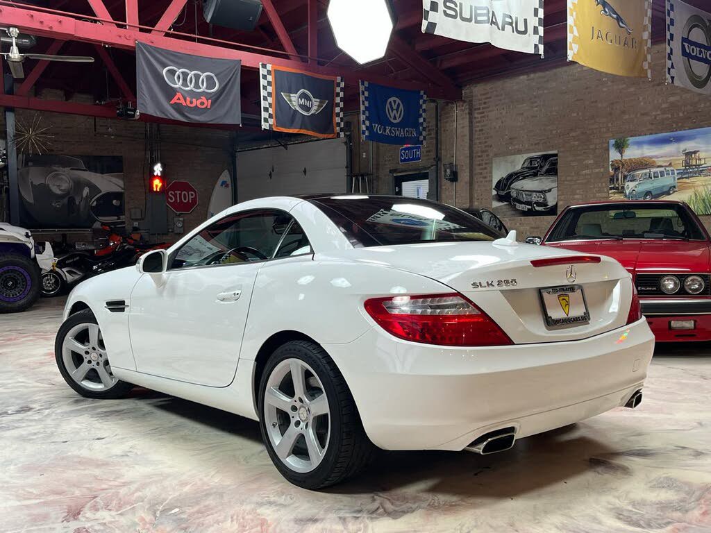 Used 2015 Mercedes-Benz SLK 250 w/ Premium Package image 6