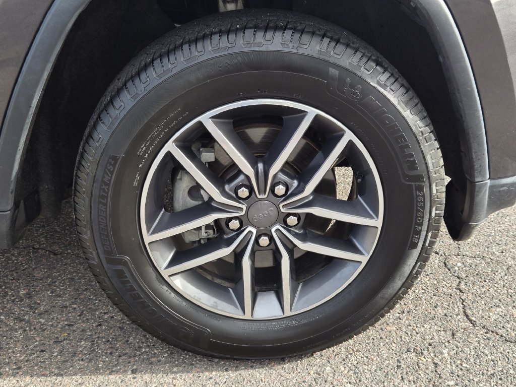 Used 2019 Jeep Grand Cherokee Limited AWD/4WD image 9