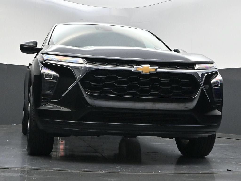 Certified 2025 Chevrolet Trax LS w/ LS Convenience Package FWD image 29
