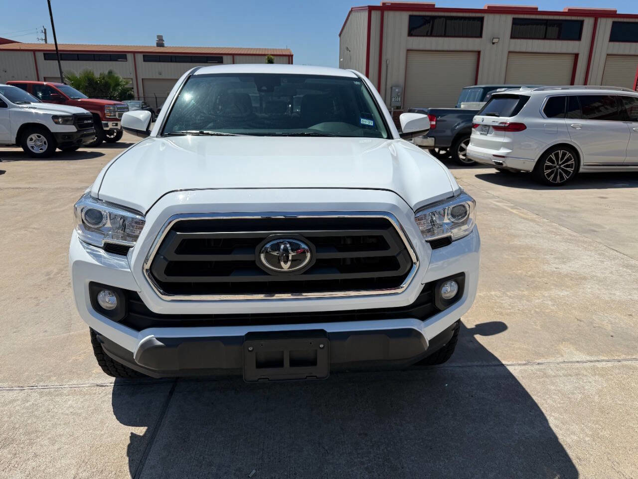 Used 2021 Toyota Tacoma SR5 w/ SR5 Appearance Package (SM) RWD image 2