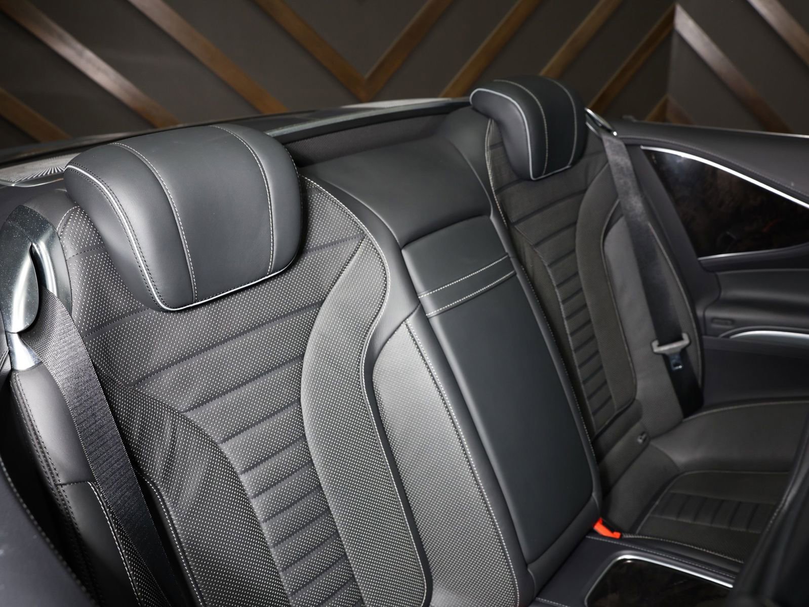 Used 2019 Mercedes-Benz S 560 Cabriolet w/ AMG Line Exterior image 5