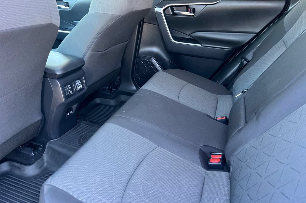 Certified 2021 Toyota RAV4 XLE w/ Convenience Package AWD/4WD image 14