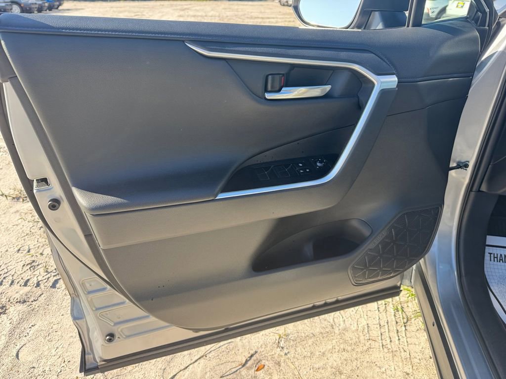 Used 2021 Toyota RAV4 XSE image 31