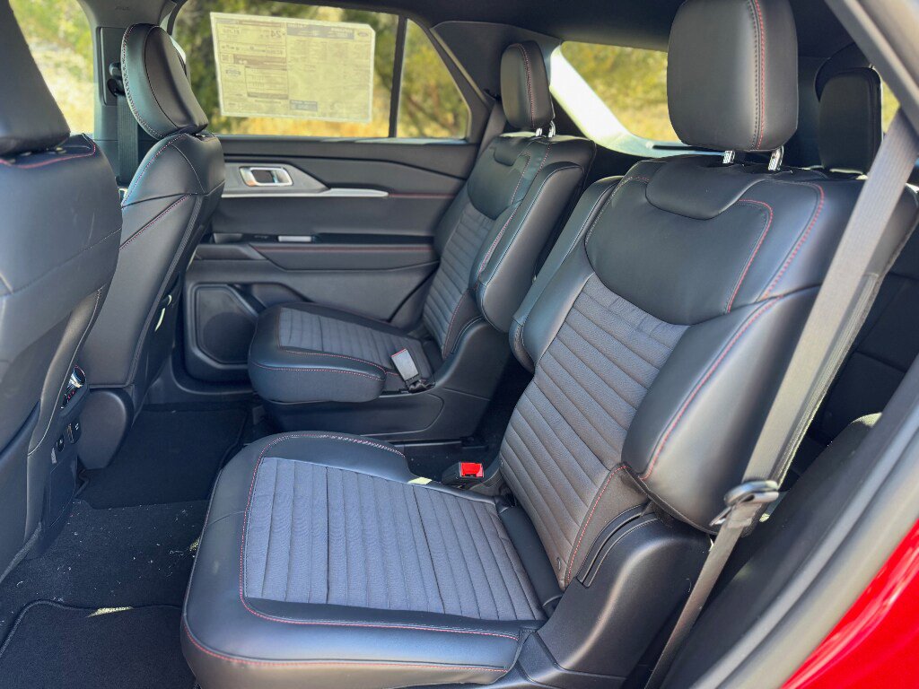 New 2026 Ford Explorer ST-Line w/ ST-Line Street Pack image 26