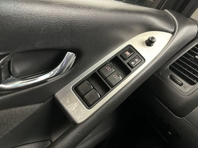 Used 2012 Nissan Murano SV AWD/4WD image 17